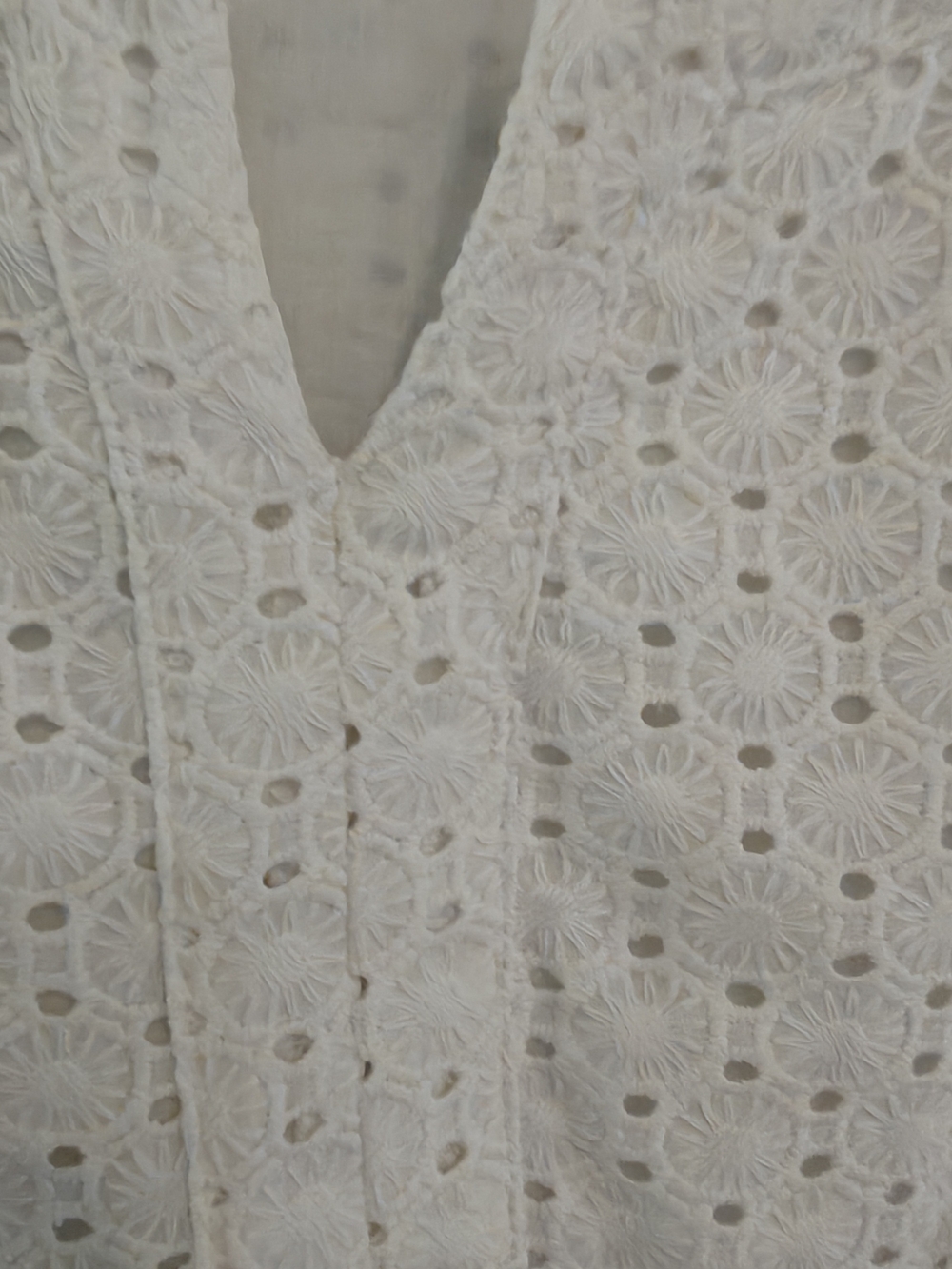 Kim Rogers White Eyelet Sleeveless Shift Dress - Picture 2 of 6